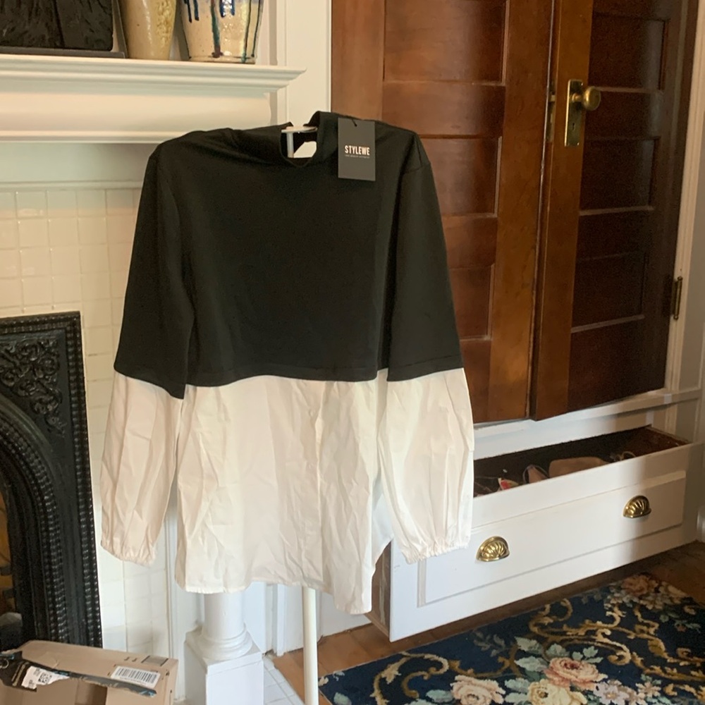 Stylewe mixed media faux button down top. NWT